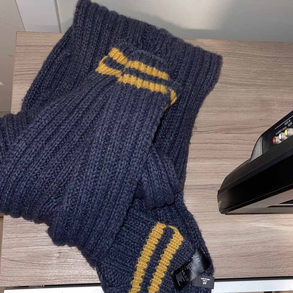 H&M thick long oversized woven scarf